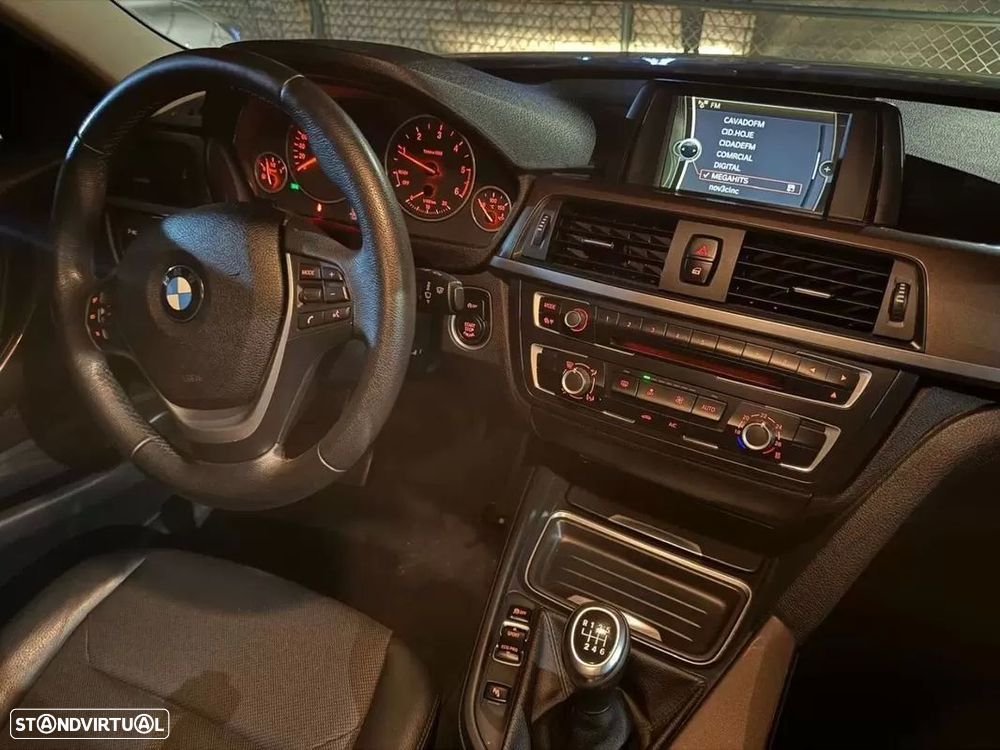 BMW 320 d Touring EfficientDynamics Line Sport - 10