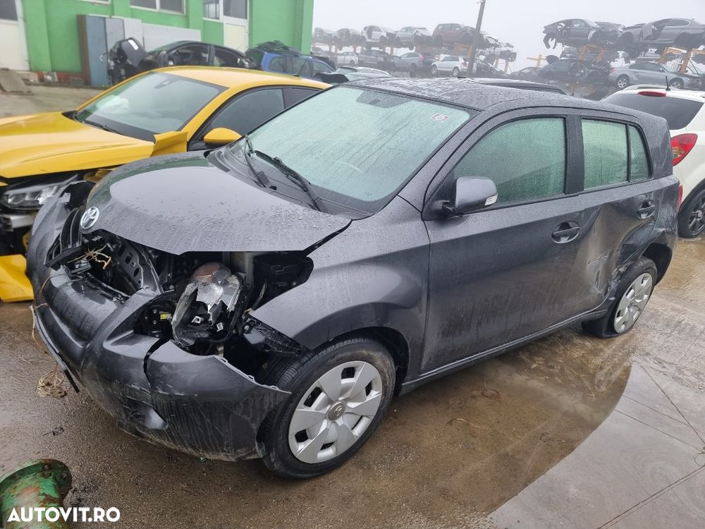 volan grile bord bloc lumini plansa de bord geamuri laterale bara spate armatura caseta de directie Toyota Urban Cruiser an 2010 motor 1.3 benzina 100cp  dezmembrez - 3