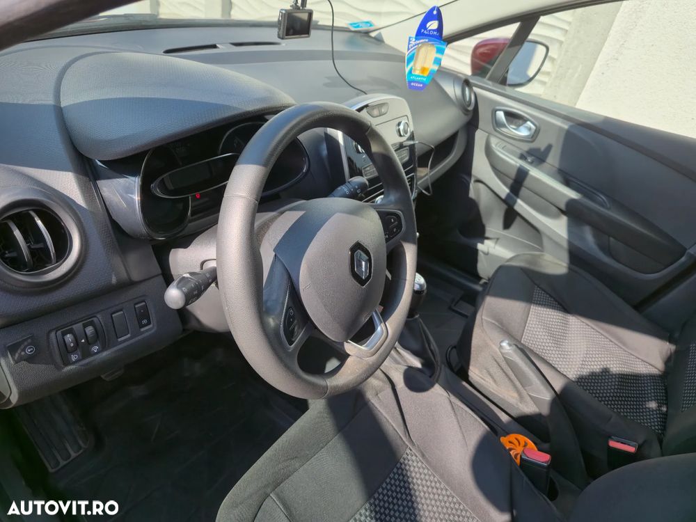 Renault Clio - 11