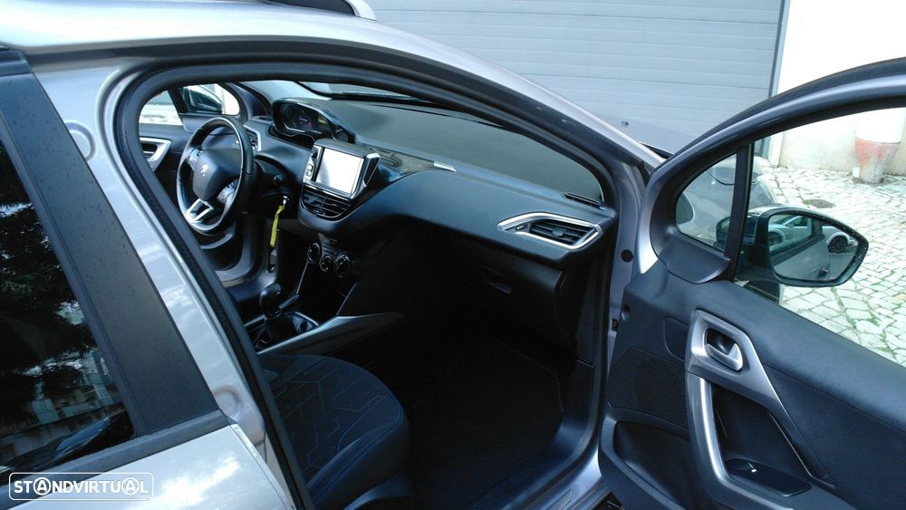 Peugeot 2008 1.2 PureTech Style - 26