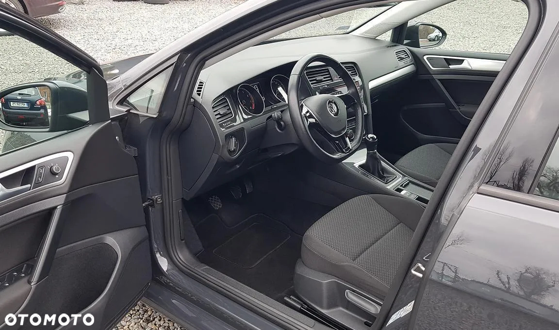 Volkswagen Golf - 25