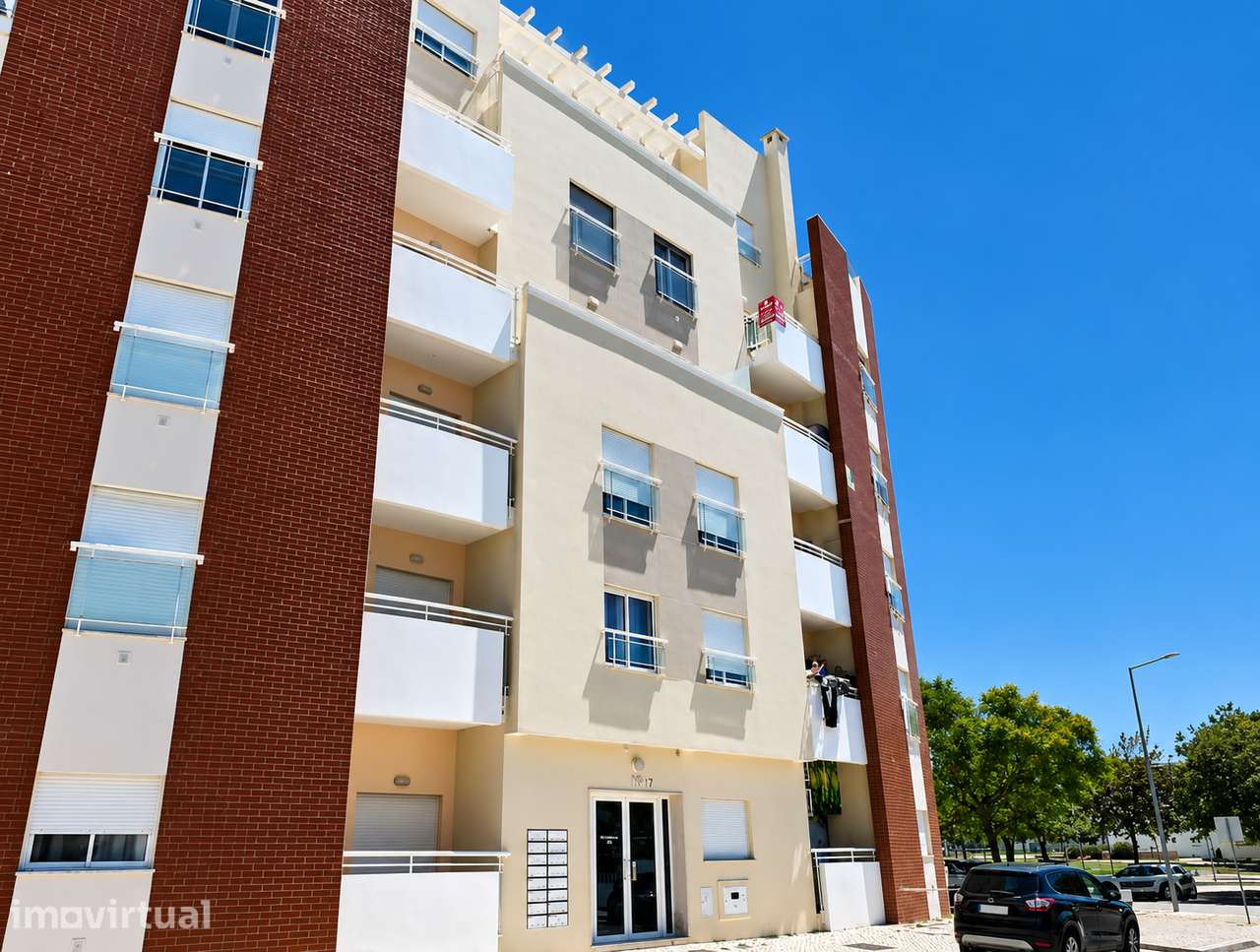 Apartamento T3 em Loulé com Varandas e Estacionamento - Grande imagem: 5/27