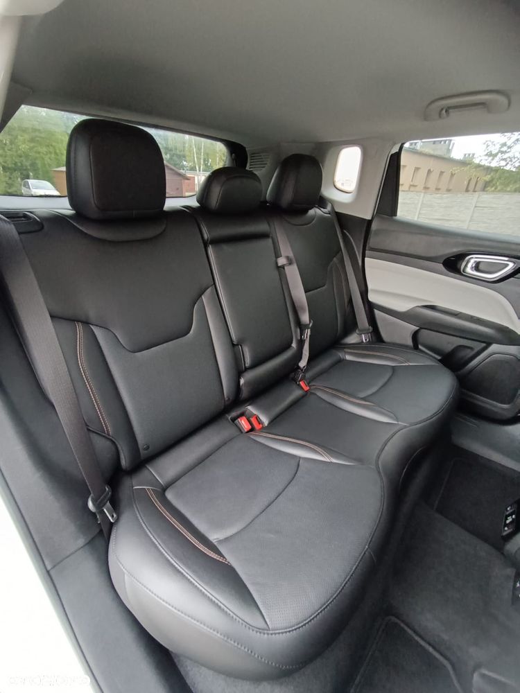 Jeep Compass - 23