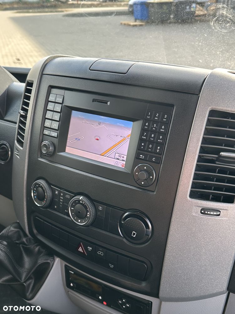 Mercedes-Benz Sprinter - 21