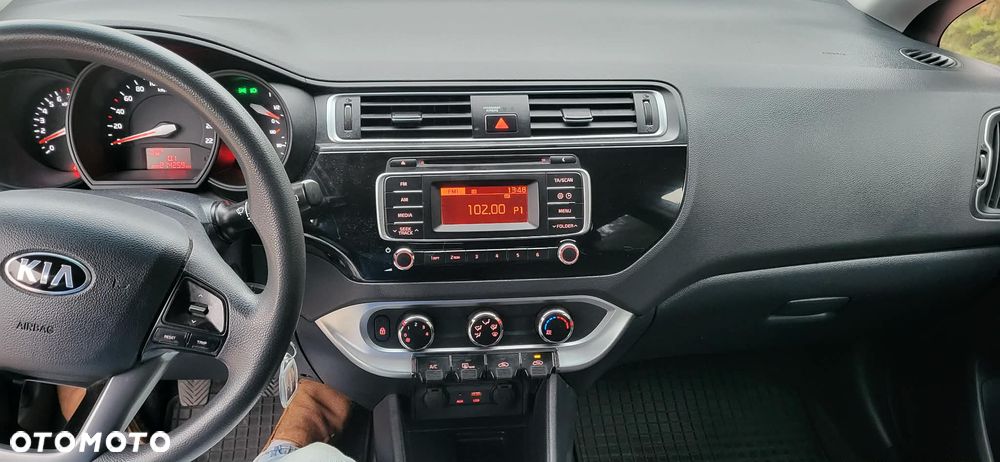 Kia Rio 1.4 M - 8