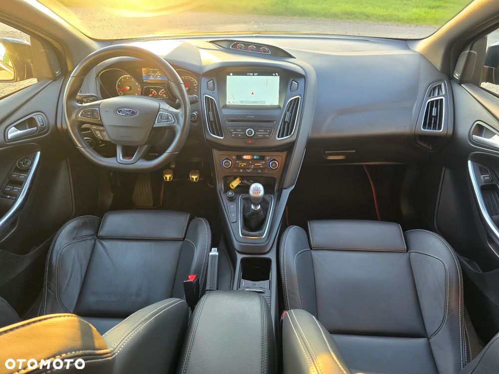 Ford Focus - 17