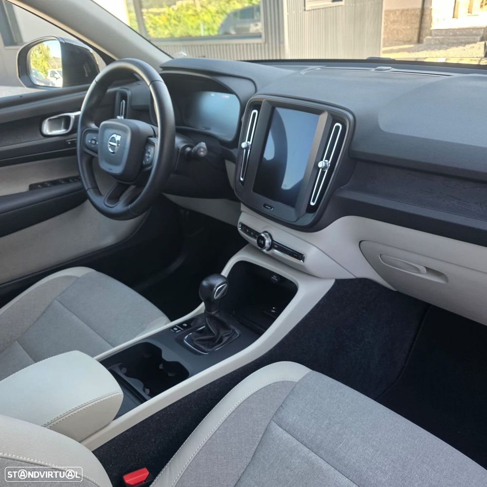 Volvo XC 40 1.5 T3 Momentum - 27