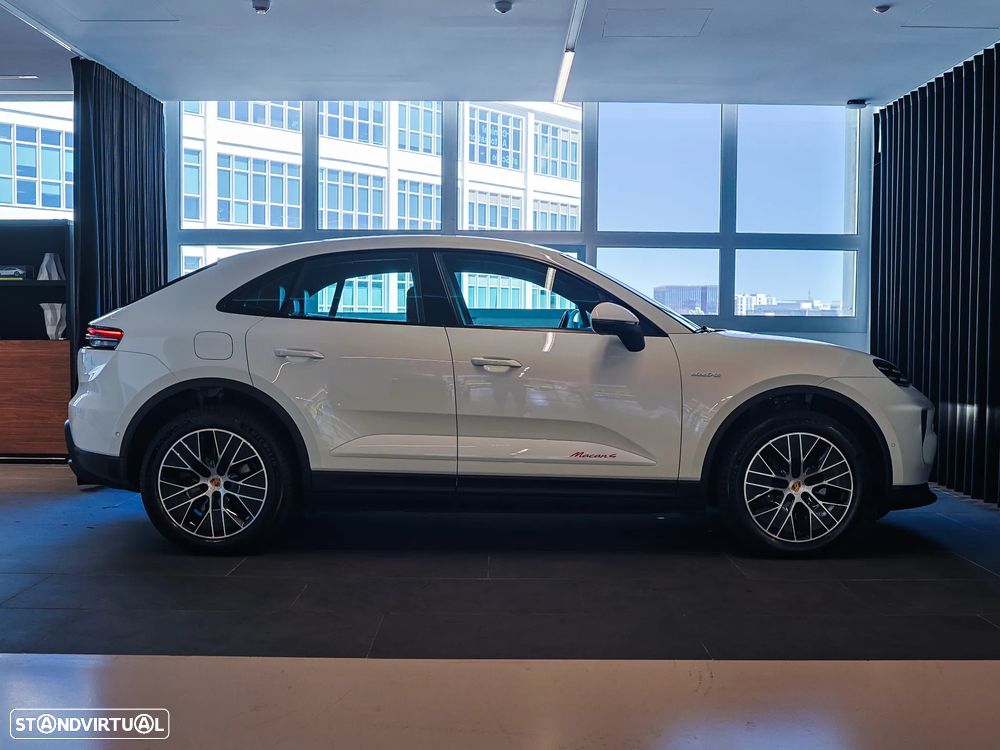 Porsche Macan Electric 4 - 8