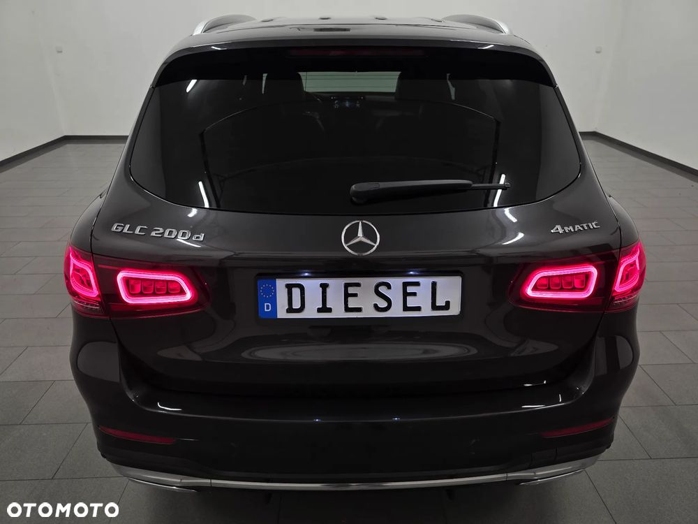 Mercedes-Benz GLC 200 d 4Matic 9G-TRONIC AMG Line Plus - 37