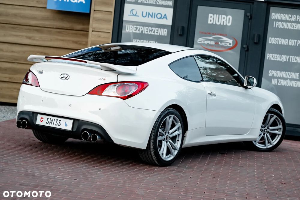Hyundai Genesis Coupe - 15