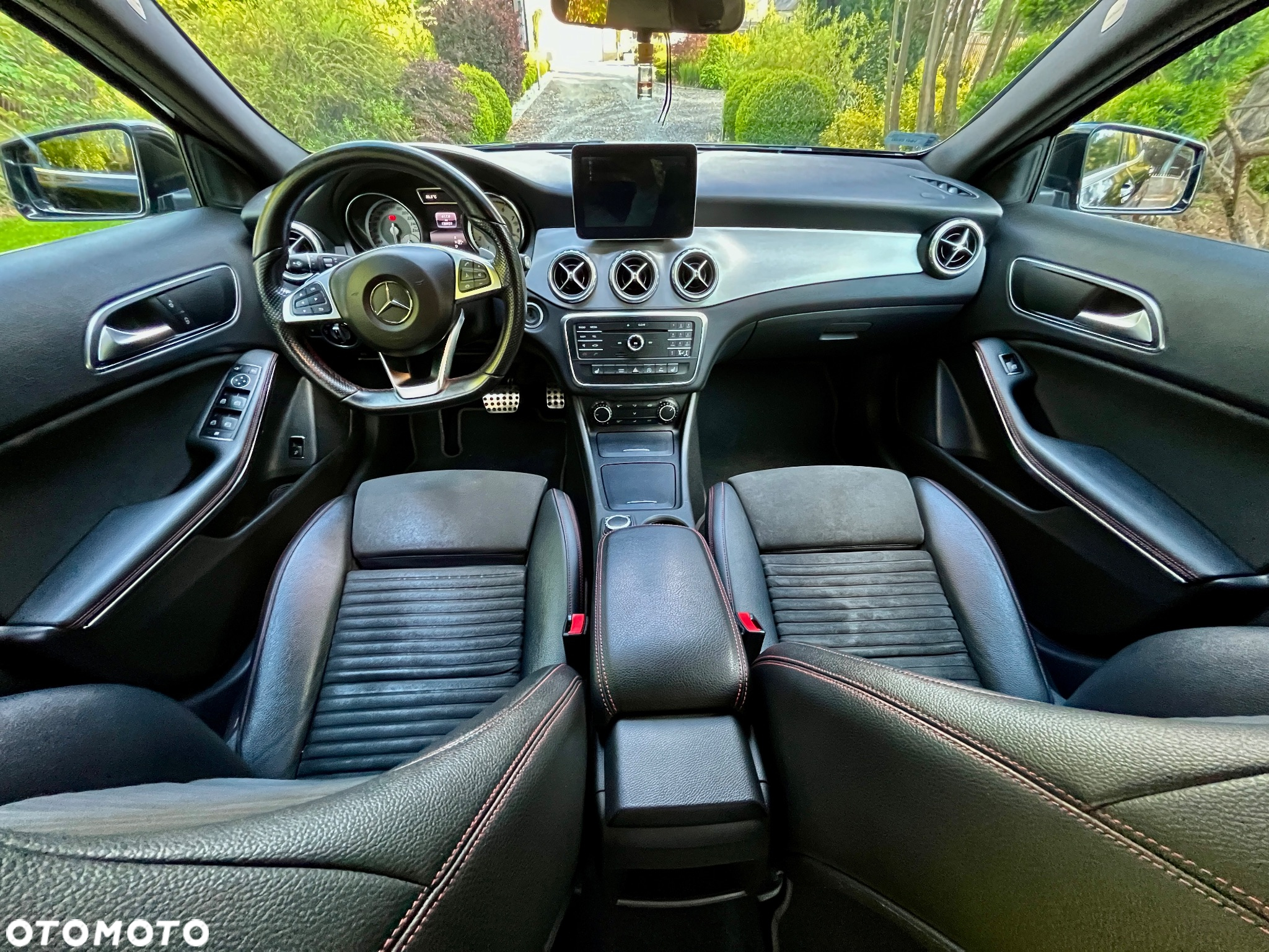 Mercedes-Benz GLA - 15