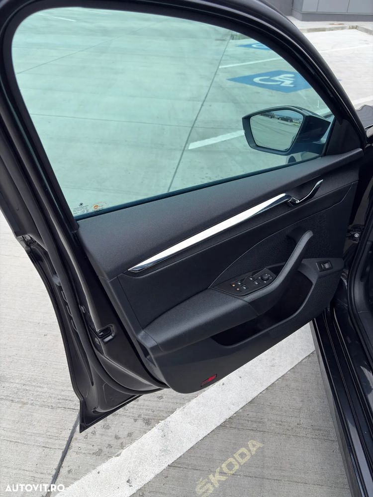 Skoda Octavia 2.0 TDI STYLE DSG - 7