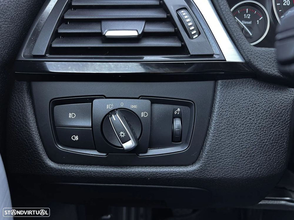 BMW 318 d Pack M - 14