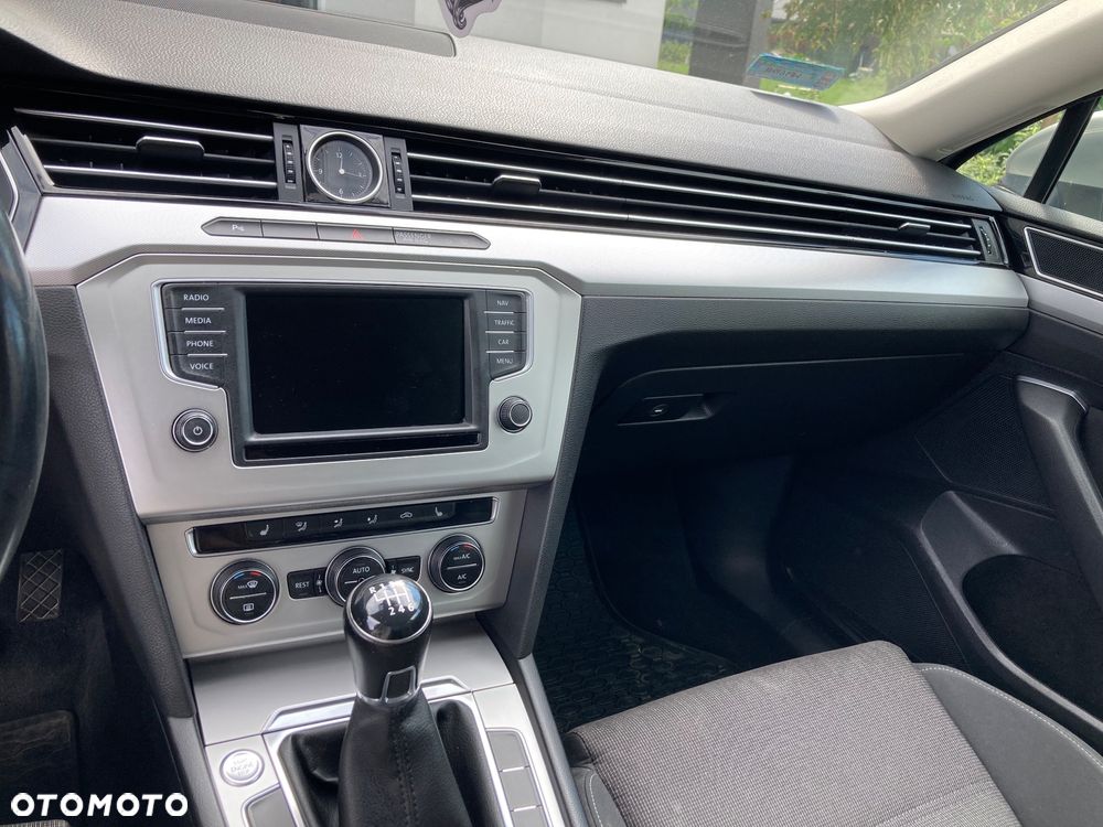 Volkswagen Passat 1.8 TSI BMT Comfortline - 20
