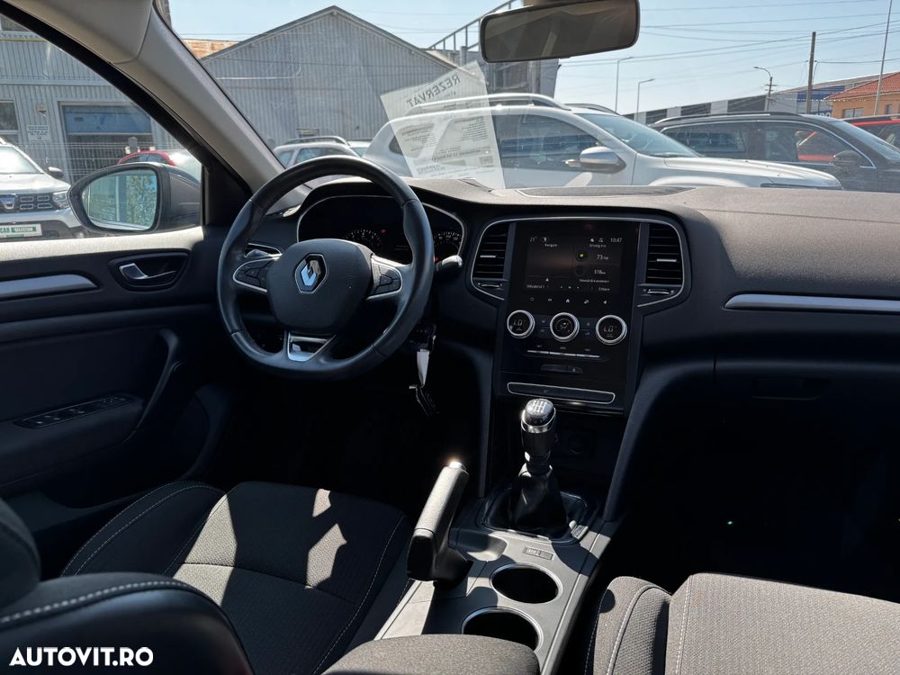 Renault Megane TCe 114 GPF Zen - 11