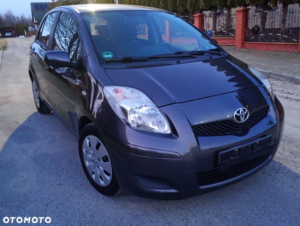Toyota Yaris 1.33 Luna - 1