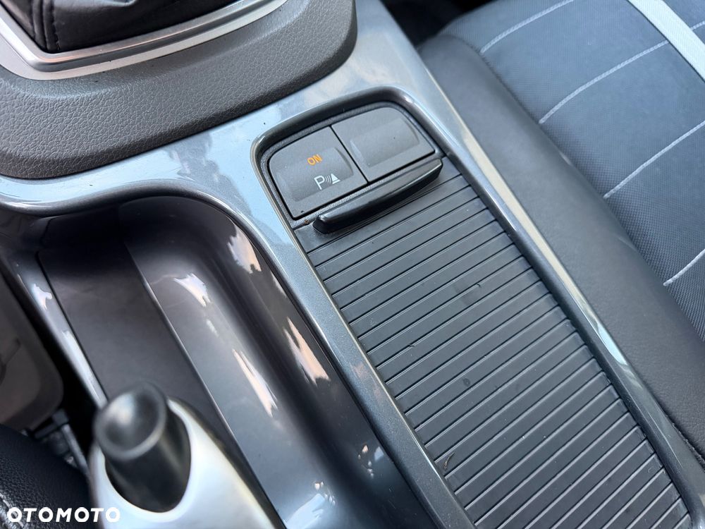 Ford Kuga - 20