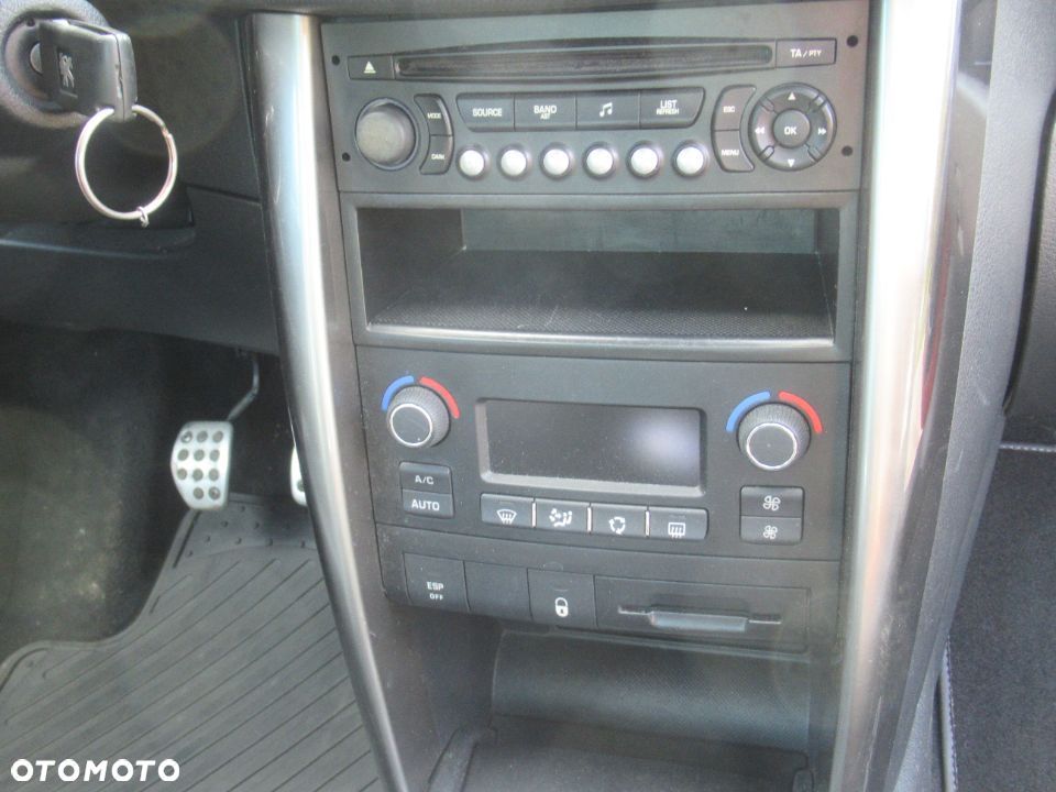 Peugeot 207 CC 1.6 Intense - 26