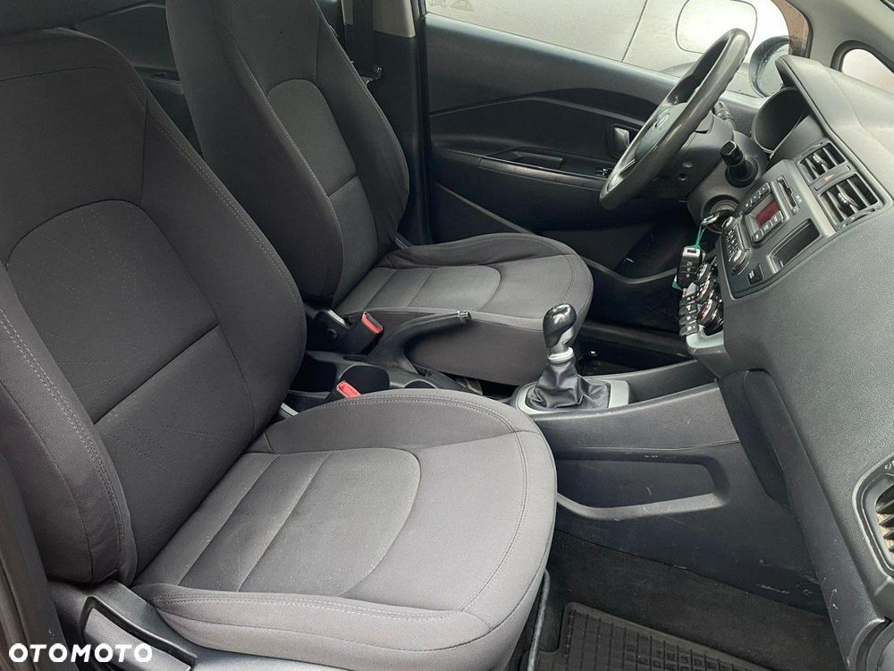 Kia Rio - 27