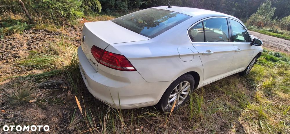 Volkswagen Passat - 9