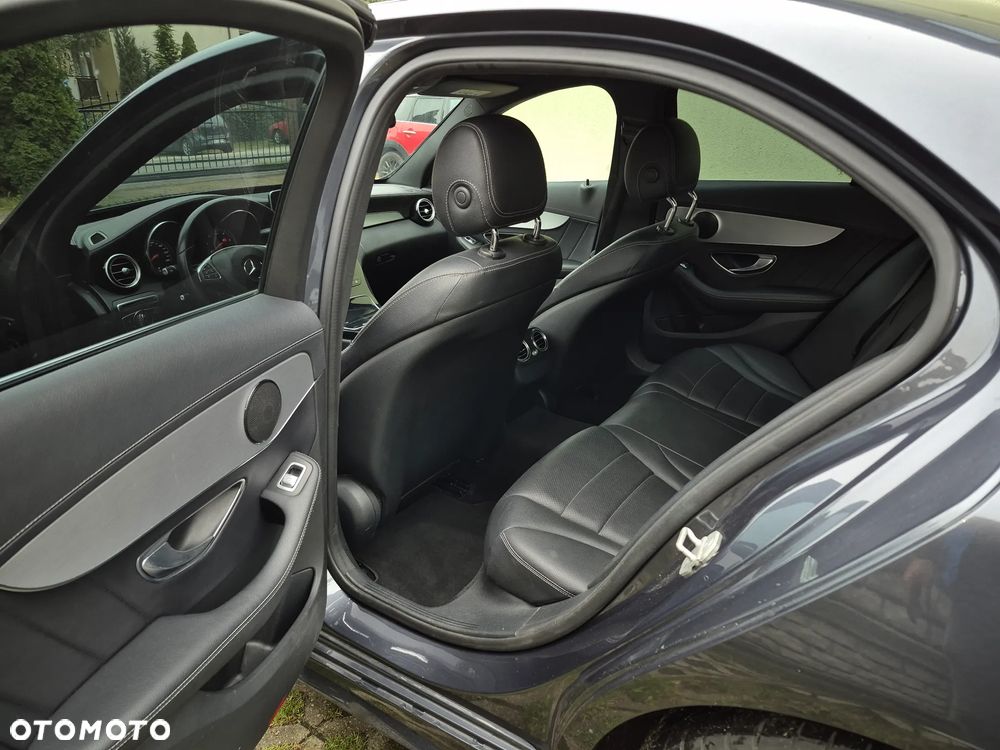 Mercedes-Benz Klasa C 180 (BlueTEC) d 7G-TRONIC AMG Line - 12