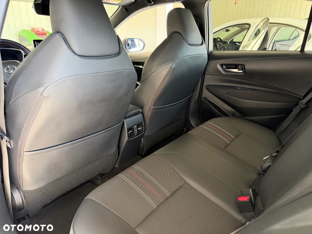 Toyota Corolla 1.8 Hybrid GR Sport - 28