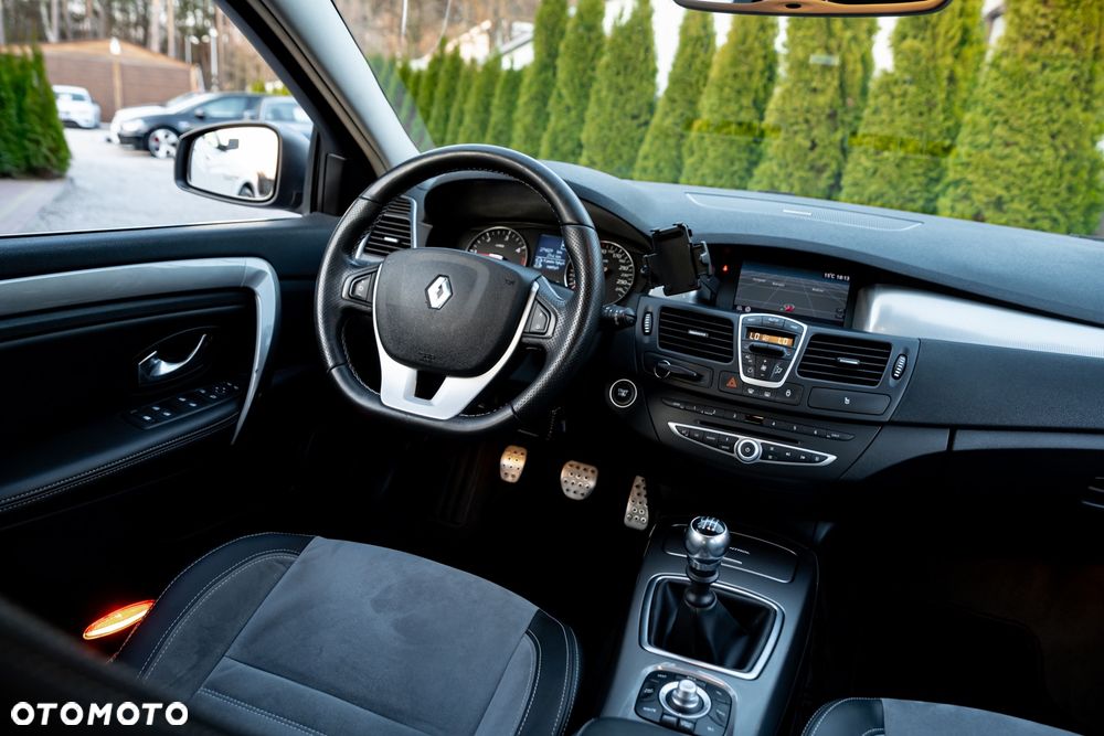 Renault Laguna dCi 180 FAP GT - 26