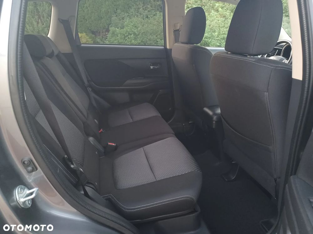 Mitsubishi Outlander 2.0 2WD Edition 100 - 16