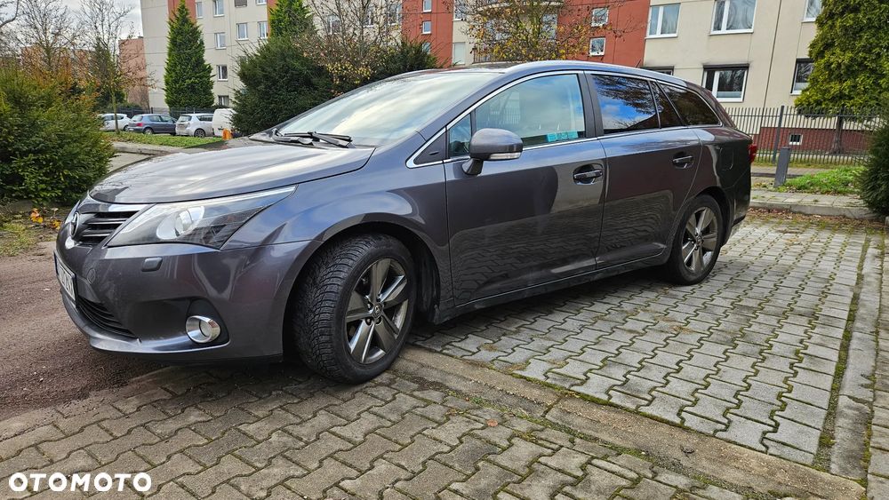 Toyota Avensis 2.0 D-4D Premium - 1