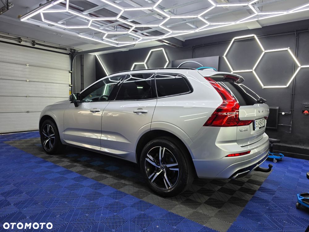 Volvo XC 60 T4 R-Design - 2