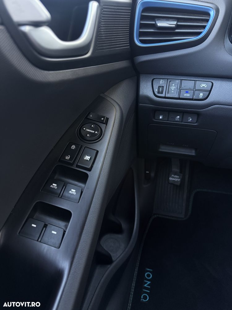 Hyundai IONIQ - 14