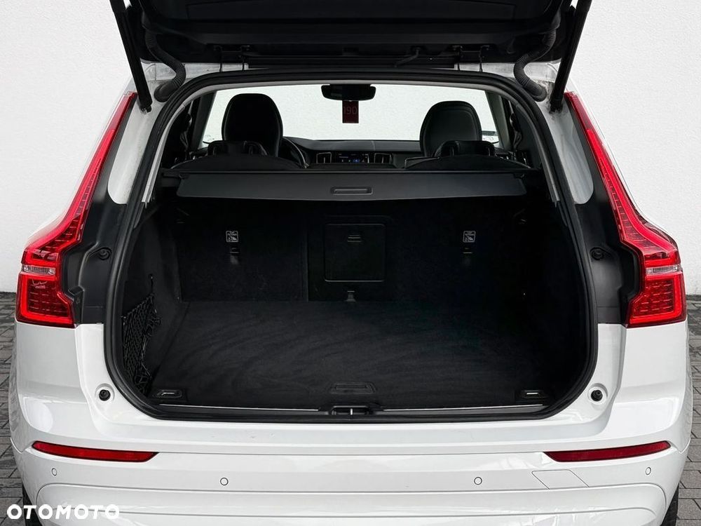 Volvo XC 60 B4 B Momentum Pro - 5