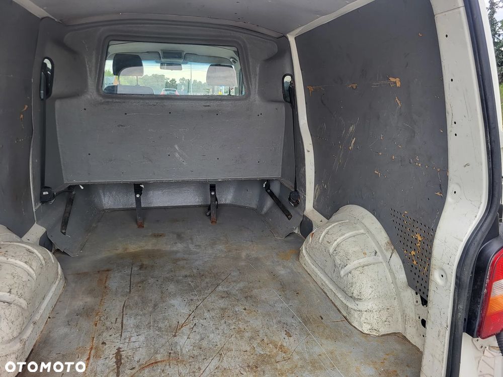 Volkswagen Transporter - 32