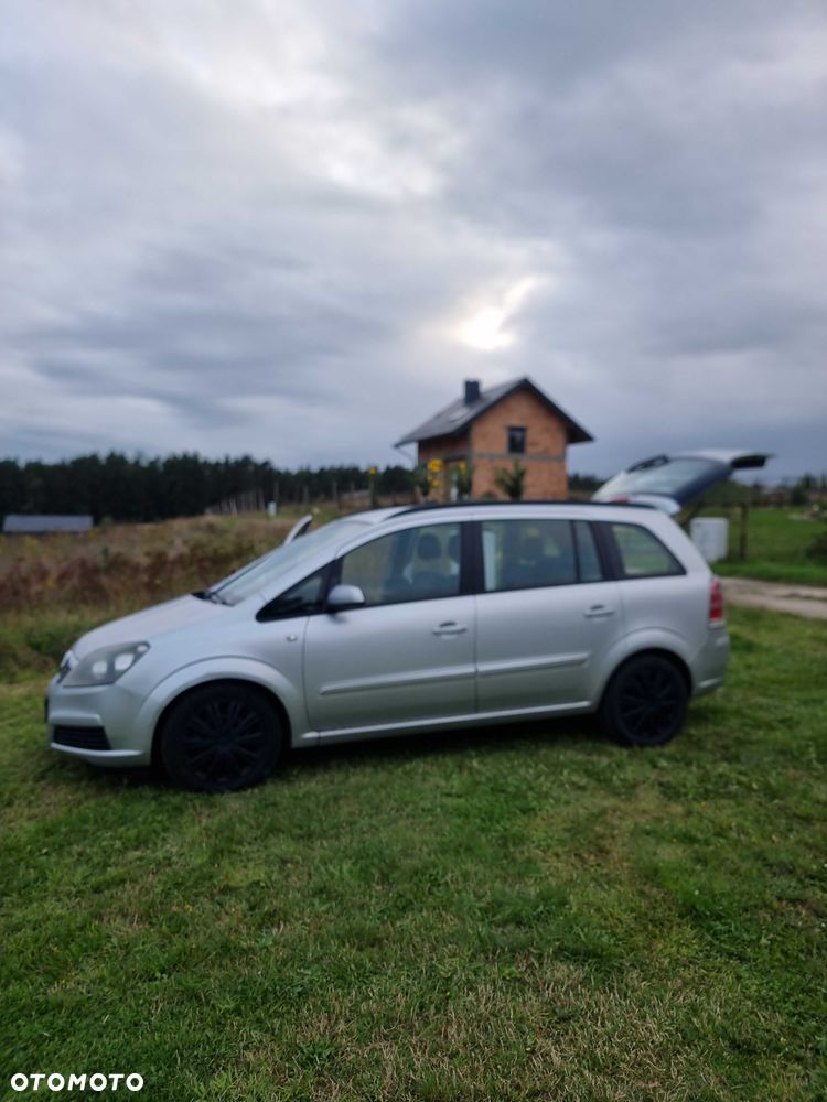 Opel Zafira - 1