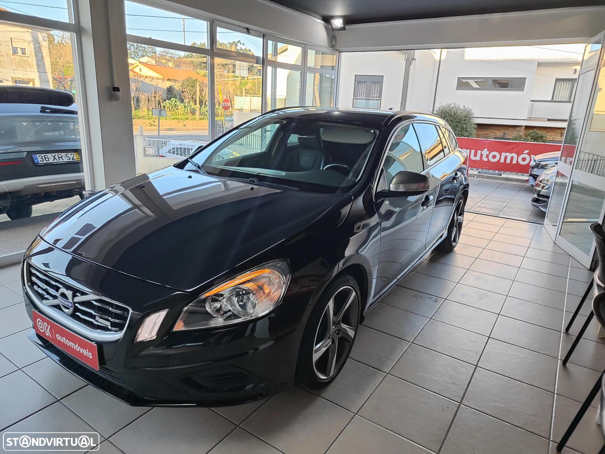 Volvo V60 2.0 D3 R-Design Start/Stop - 6