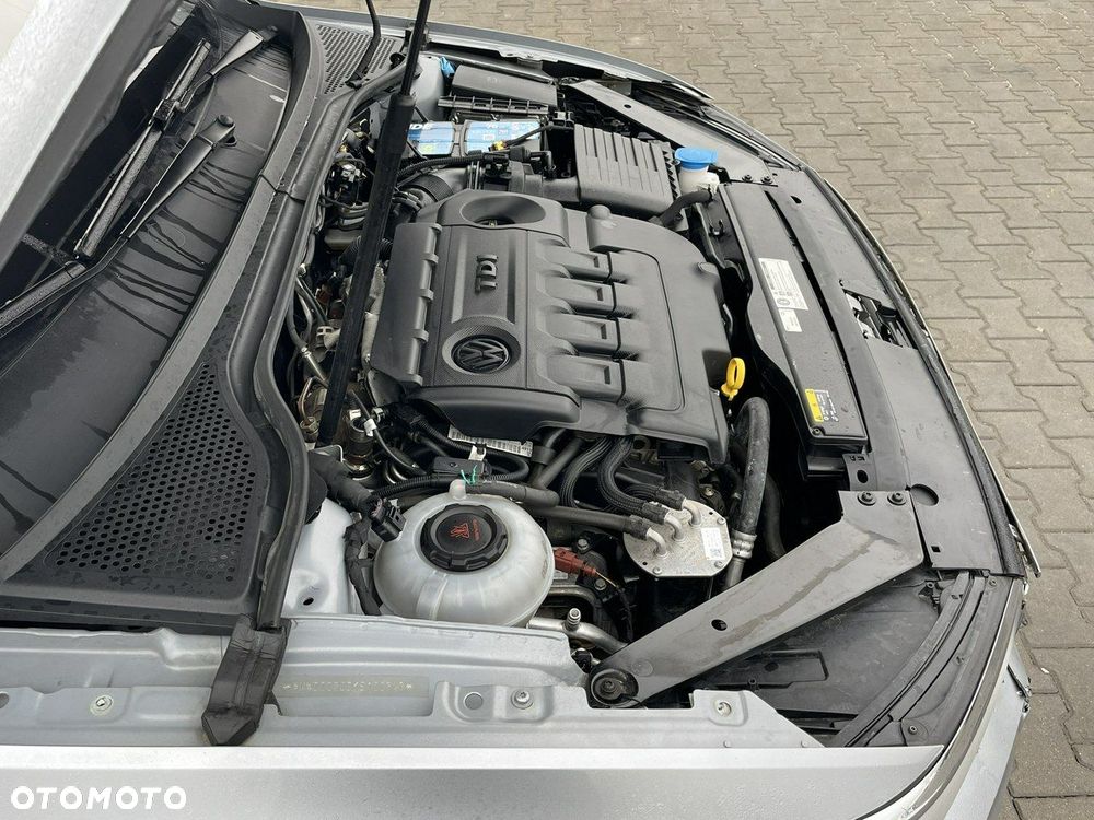 Volkswagen Passat Alltrack 2.0 TDI SCR DSG 4Motion - 18