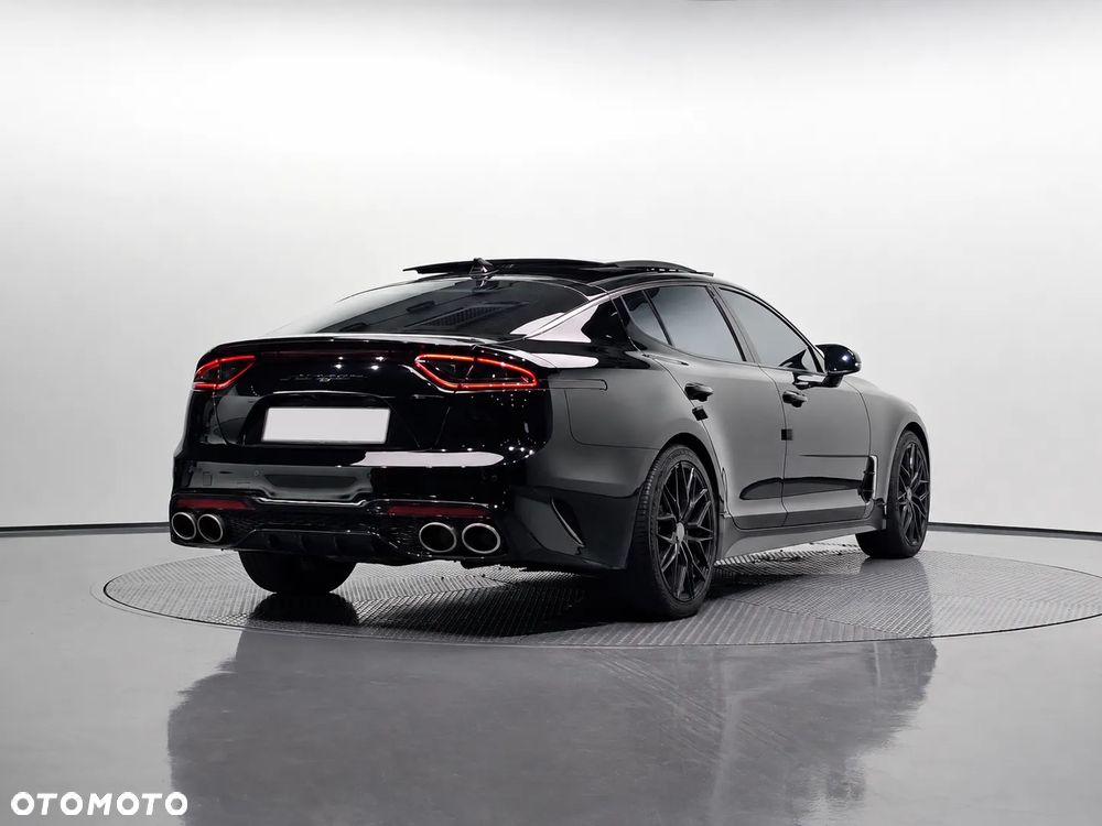 Kia Stinger - 4