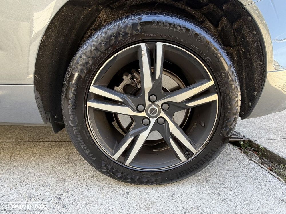 Volvo XC 60 2.0 T8 PHEV R-Design AWD - 18