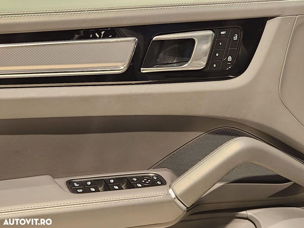 Porsche Cayenne E-Hybrid Tiptronic S - 29