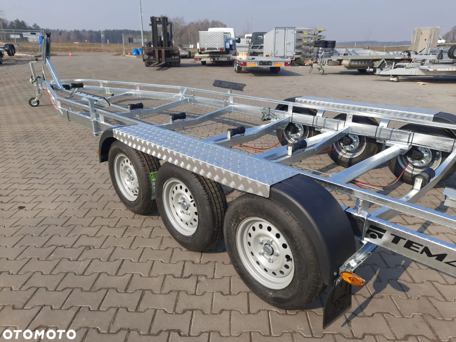 TEMARED Dostawa przyczepa podłodziowa DMC3500kg pod łódź 9 m! POSZERZANA, WODOSZCZELNE ŁOŻYSKA, TRZYOSIOWA - 10