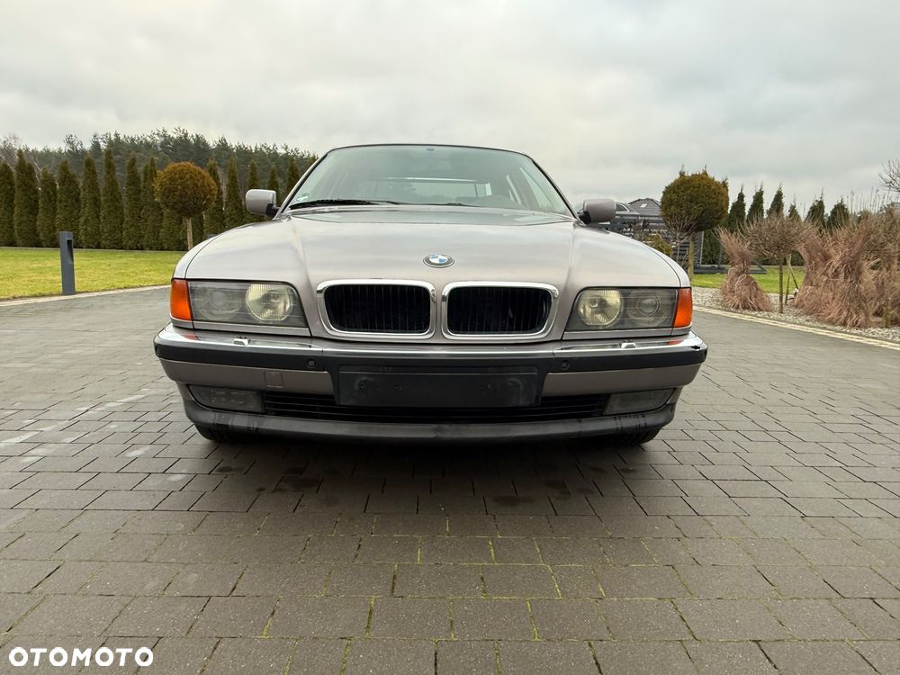 BMW Seria 7 740i - 6
