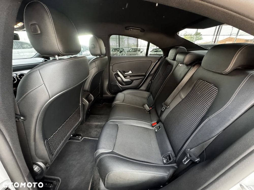 Mercedes-Benz CLA 200 Progressive 7G-DCT - 13