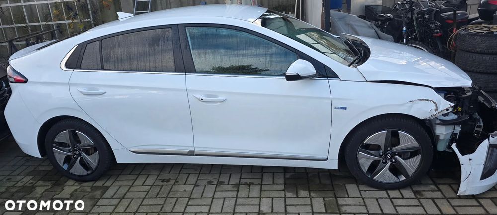 Hyundai IONIQ hybrid Premium - 2