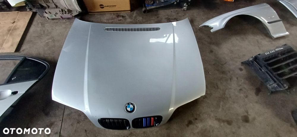 BMW e46 SEDAN TITANSILBER MASKA przedlift - 11