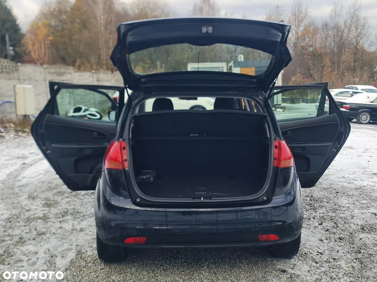 Kia Venga 1.4 CRDi 90 Edition 7 - 14