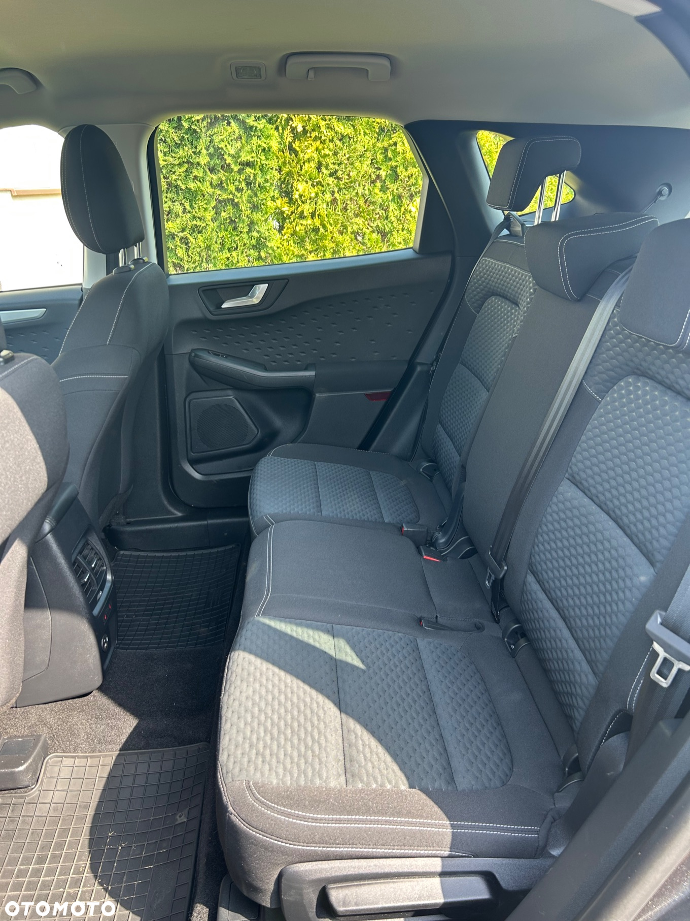 Ford Kuga 1.5 EcoBoost COOL&CONNECT - 4