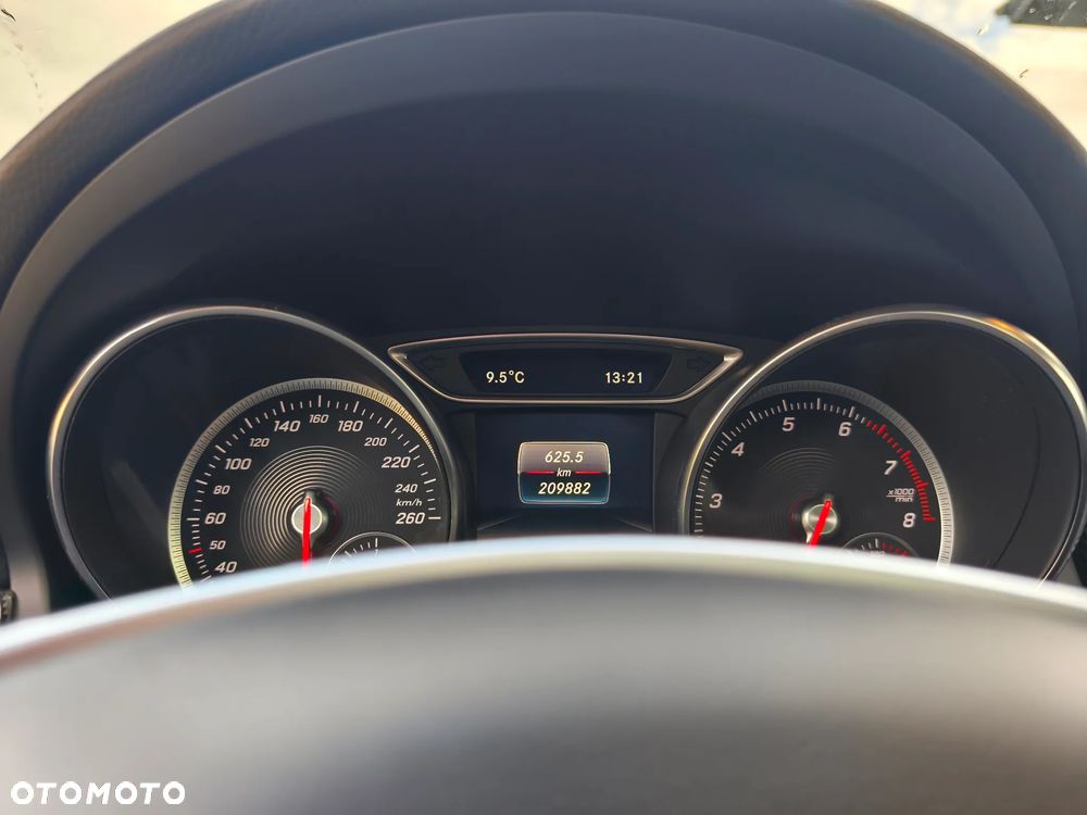 Mercedes-Benz CLA - 13