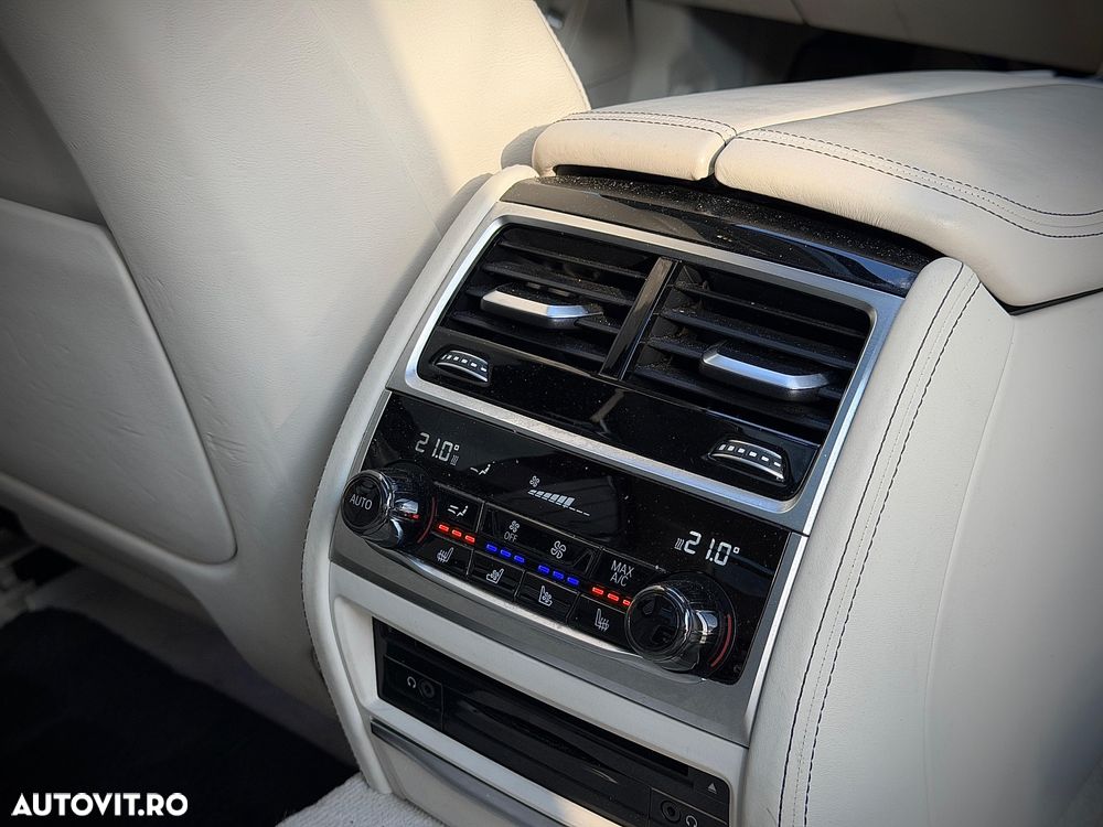 BMW Seria 7 740Li - 23