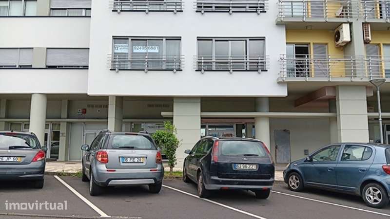 APARTAMENTO T2 + GARAGEM COMUM 1 lugar + ARRECADAÇÃO - Grande imagem: 2/16