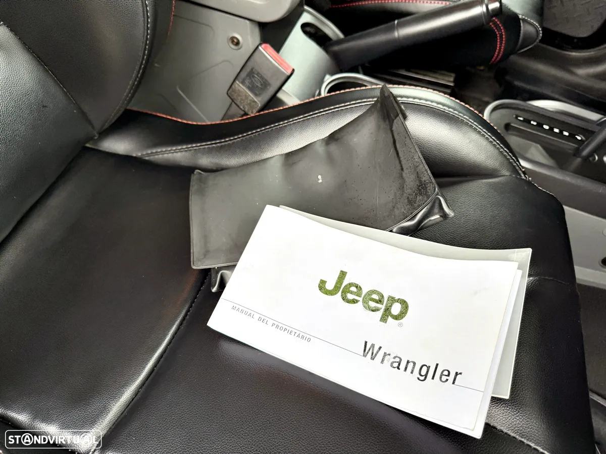 Jeep Wrangler 2.8 CRD ATX Sport - 25